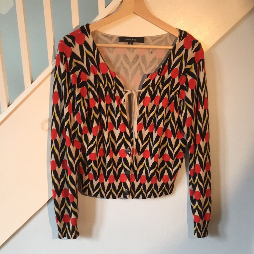 Printed cardigan. Nine West. Tie and buttons.